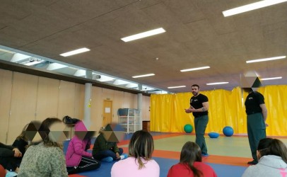 TALLER DEFENSA FEMENINA EN PAMPLONA ORGANIZADO POR DELEGACIÓN DE GOBIERNO Y GUARDIA CIVIL 2019