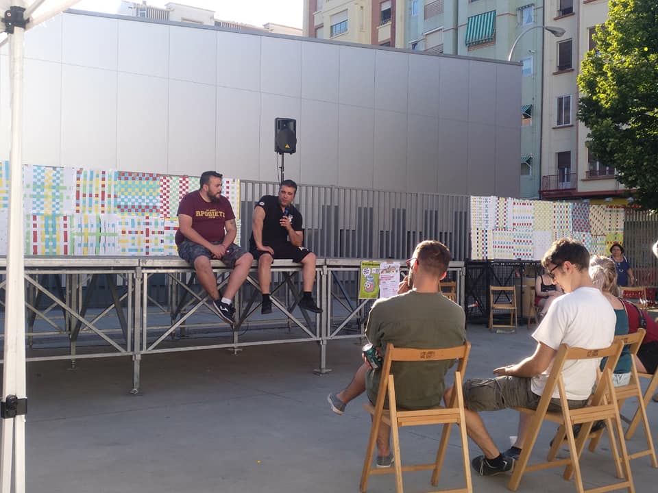 CHARLA Y EXHIBICION DE KRAV MAGA EN EL BARRIO LOGROÑES DE MADRE DE DIOS