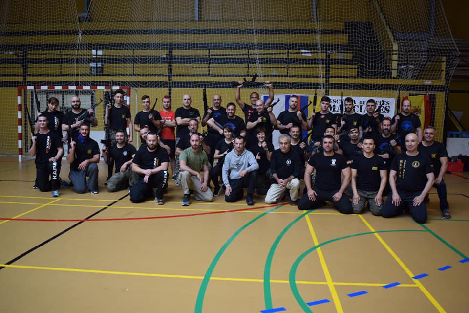 Fantastico seminario hemos vivido este finde de semana de KAPAP de la mano del MAESTRO MUNDIAL DEL KAPAP MOSHE GALISKO. Agradecer el Maestro la concesion a Jesus Aparicio del Nivel B Internacional de Kapap.